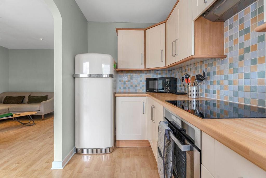 דירות אדינבורו Guestready - Peaceful Retreat In Leith מראה חיצוני תמונה